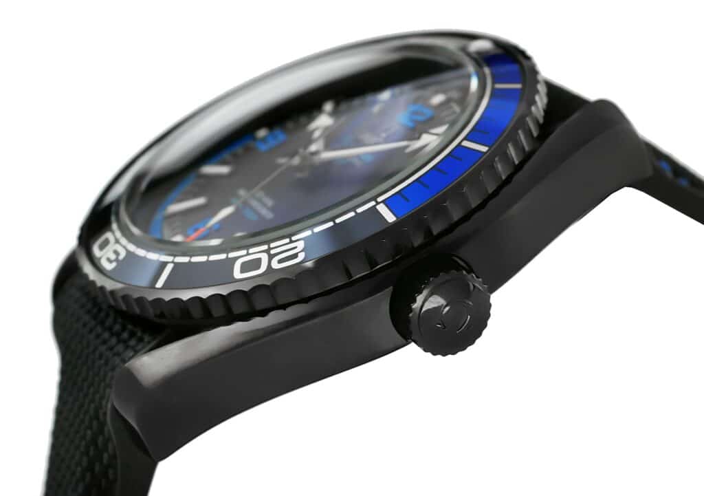 om-seamaster-planet-ocean-600m-co-axial-master-chronometer-gmt-21592462201002-03